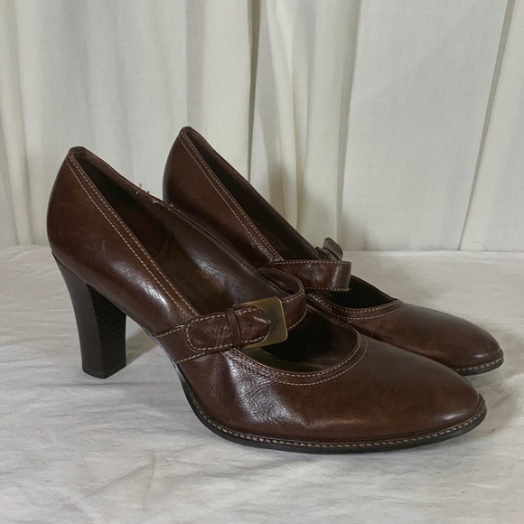 Gianni Bini Brown Mary Jane Style Stacked Wooden Heel, 11B - Picture 1 of 10